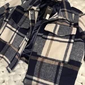 Navy blue and white cropped stylish jacket 
NWT!